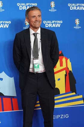 Delegation Spain with national coach Luis Enrique Martinez at the draw of the qualifying groups for the European Championship 2024 in the Festhalle Frankfurt 09 10 2022 EURO2024 Qualifying Draw EM 2024 Draw of the qualifying groups, Festhalle Frankfurt