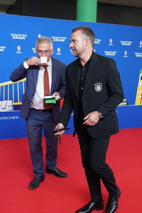 National coach Hansi Flick Germany Germany and Frankfurts mayor Peter Feldmann with coffee cup at the draw of the qualifying groups for the European Championship 2024 in Frankfurts Festhalle 09 10 2022 EURO2024 Qualifying Draw EM 2024 Draw of the qualifying groups, Festhalle Frankfurt