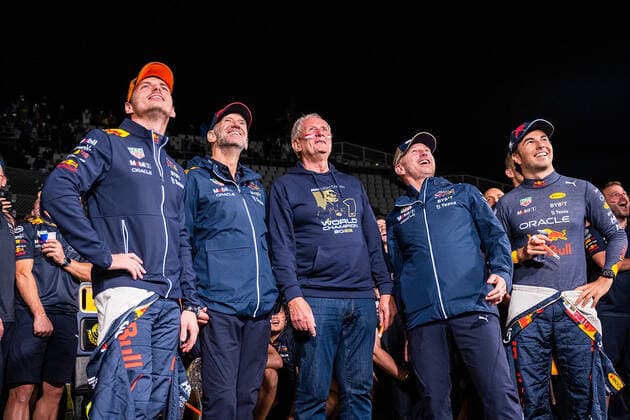 Formula 1 2022 Honda Japanese Grand Prix 09 10 2022, Suzuka International Racing Course, Suzuka, Formula 1 2022 Honda Japanese Grand Prix , in picture World Champion 2022 Max Verstappen NEL , Oracle Red Bull Racing, Chief Technical Officer Adrian Newey, Chief Motorsport Officer Dr Helmut Marko Red Bull Racing Honda , Team Principal Christian Horner Red Bull Racing Honda , Sergio Perez MEX , Oracle Red Bull Racing nordphotoxGmbHx xBratic nph00250