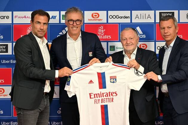 Sport Themen der Woche KW41 Sport Bilder des Tages Benoit Cheyrou (responsable recrutement) - Laurent Blanc - Jean-Michel Aulas (pÃ sident) - Vincent Ponsot (directeur) FOOTBALL: Laurent Blanc nouvel entraineur de l Olympique Lyonnais - 10 10 2022 FredericChambert Panoramic 