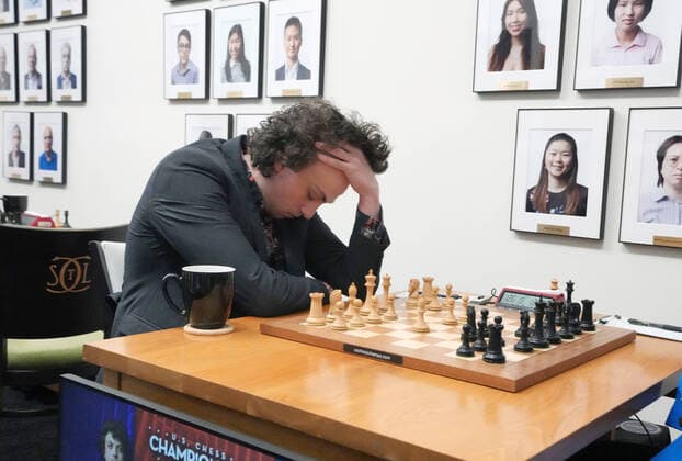 Bilder des Jahres, Sport 10 Oktober Sport Themen der Woche KW41 Sport Bilder des Tages Chess Grandmaster Hans Niemann (19) thinks about his next move during a match against Chess Grandmaster Ray Robson in Round Six of the U.S. Championship 2022 at the St. Louis Chess Club in St. Louis on Tuesday, October 11, 2022.  SLP2022101104 BILLxGREENBLATT