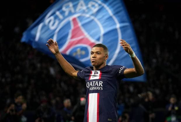 Sport Bilder des Tages Kylian Mbappe of PSG celebrates scoring his goal during the UEFA Champions League match between Paris Saint Germain and Benfica at Parc des Princes, Paris, France on 11 October 2022. Copyright: xAndyxRowlandx PMI-5213-0030