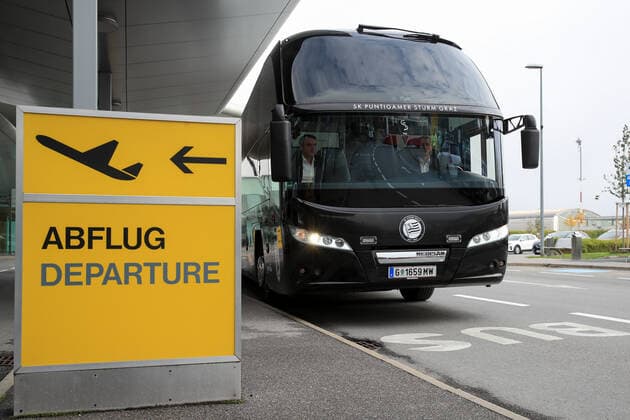 SOCCER - UEFA EL, Lazio vs Sturm, preview ROME,ITALY,12.OCT.22 - SOCCER - UEFA Europa League, SS Lazio Roma vs SK Sturm Graz, preview, training Sturm. Image shows the team bus of Sturm.  GEPAxpictures xMarioxBuehner