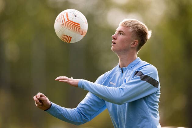 221012 Daniel Tristan Gudjohnsen during a training session with Malmö FF on October 12, 2022 in Malmö Photo Petter Arvidson BILDBYRAN code PA PA0413 football football soccer fotball uefa europa league training practice training malmö ff bbeng,  Copyright: PETTERxARVIDSON BB221012PA004