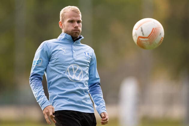 221012 Oscar Lewicki during a training session with Malmö FF on October 12, 2022 in Malmö Photo Petter Arvidson BILDBYRAN code PA PA0413 football football soccer fotball uefa europa league training practice training malmö ff bbeng,  Copyright: PETTERxARVIDSON BB221012PA027