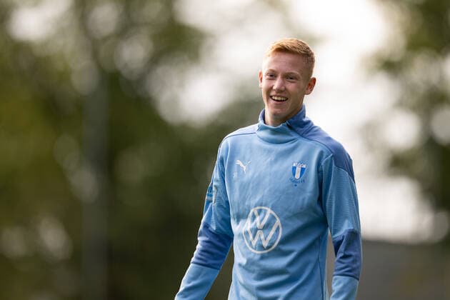 221012 Hugo Larsson during a training session with Malmö FF on October 12, 2022 in Malmö Photo Petter Arvidson BILDBYRAN code PA PA0413 football football soccer fotball uefa europa league training practice training malmö ff bbeng,  Copyright: PETTERxARVIDSON BB221012PA033