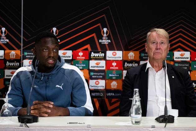 221012 Goalkeeper Ismael Diawara and Head coach Age Hareide during a press conference with Malmö FF on October 12, 2022 in Berlin Photo Petter Arvidson BILDBYRAN code PA PA0414 football football soccer fotball uefa europa league press conference press conference malmö ff bbeng,  Copyright: PETTERxARVIDSON BB221012PA126