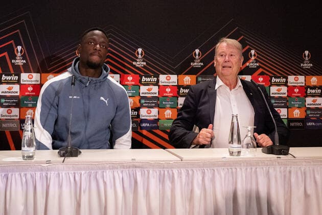 221012 Goalkeeper Ismael Diawara and head coach Age Hareide during a press conference with Malmö FF on October 12, 2022 in Berlin Photo Petter Arvidson BILDBYRAN code PA PA0414 football football soccer fotball uefa europa league press conference press conference malmö ff bbeng,  Copyright: PETTERxARVIDSON BB221012PA132