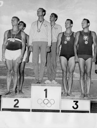 Arkiv 1960 Prisutdelning i K2 vid OS i Rom 1960. Överst pa pallen svenskarna Gert Fredriksson och Sven-Olof Sjödelius. ROM ITALIEN PB-KOD:194 x194x *** Archive 1960 Award ceremony in K2 at the Olympics in Rome 1960 At the top of the podium the Swedes Gert Fredriksson and Sven Olof Sjödelius ROME ITALY PB CODE 194 x194x  Copyright: xTTx OS ROM 1960 KANOT