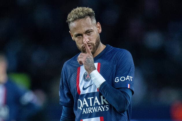 PARIS, FRANCE - OCTOBER 11: Neymar of Paris Saint-Germain gestures to away fans during the UEFA Champions League group H match between Paris Saint-Germain and SL Benfica at Parc des Princes on October 11, 2022 in Paris, Paris Saint-Germain v SL Benfica: Group H - UEFA Champions League Copyright: xSebastianxFrejx