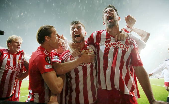 Kevin Behrens, Robin Knoche cheering, Rani Khedira joy emotion jubilation after 1 0 Sports Football Soccer UEL UEFA Europa League Men Season 2022 2023 13 10 2022 1 FC Union Berlin FCU vs Malmö FF DFL regulations prohibit any use of photographs as image sequences and or quasi video