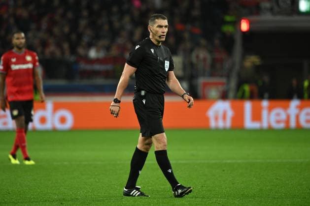 Referee Istvan Kovacs 12 10 2022, football champions league, season 2022 2023, preliminary round, matchday 4, Bayer 04 Leverkusen FC Porto 0 3 Leverkusen BayArena Nordrhein Westfalen Germany Team2