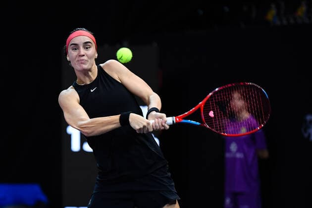 Transylvania Open: WTA, Tennis Damen 250 Tennis Damen Tournament in Cluj-Napoca, BT Arena, 8-16 October 2022 Anhelina Kalinina in action during her match against Ysaline Bonaventure , during WTA 250 Transylvania Open, held in BT Arena, Cluj Napoca 8-16 October 2022 Medias Sibiu Copyright: xANCAxTEPEIx