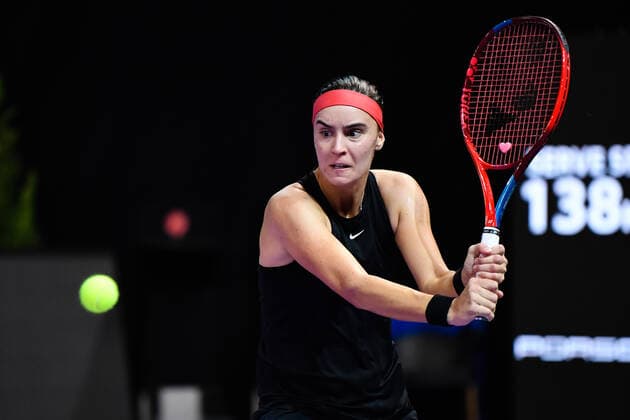 Transylvania Open: WTA, Tennis Damen 250 Tennis Damen Tournament in Cluj-Napoca, BT Arena, 8-16 October 2022 Anhelina Kalinina in action during her match against Ysaline Bonaventure , during WTA 250 Transylvania Open, held in BT Arena, Cluj Napoca 8-16 October 2022 Medias Sibiu Copyright: xANCAxTEPEIx