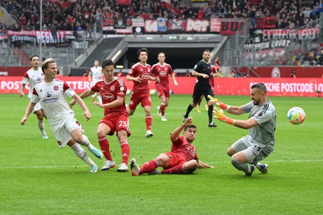 Sport Themen der Woche KW41 Lino Tempelmann (1.FC Nuernberg), li., vergibt kurz vor der Pause die Chance zum 0:1 15.10.2022, Fussball GER, Saison 2022 2023, 2. Bundesliga, 12. Spieltag, Fortuna Düsseldorf - 1. FC Nürnberg Duesseldorf Nordrhein Westfalen Deutschland *** Lino Tempelmann 1 FC Nuernberg , left , misses the chance to 0 1 15 10 2022, Soccer GER, Season 2022 2023, 2 Bundesliga, 12 Matchday, Fortuna Düsseldorf 1 FC Nürnberg Duesseldorf Nordrhein Westfalen Germany Team2