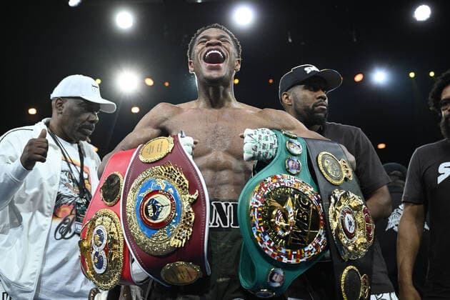 Bilder des Jahres, Sport 10 Oktober Sport Themen der Woche KW41 BOXING KAMBOSOS HANEY, Devin Haney of the United States celebrates after winning the World Lightweight Title re-match between Devin Haney of the United States and Australia?s George Kambosos at Rod Laver Arena in Melbourne, Sunday, October 16, 2022. ( NO ARCHIVING, EDITORIAL USE ONLY, NO USE IN BOOKS WITHOUT CONSENT MELBOURNE VICTORIA AUSTRALIA  Copyright: xJAMESxROSSx 20221016001717473415