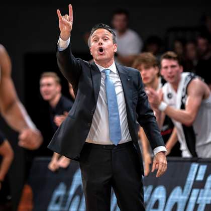 Head Coach Raoul Korner Towers 15 10 22, Hamburg, Hamburg Towers vs MHP Riesen Ludwigsburg, Magenta Sport BBL Pokal, Basketball Bundesliga, 1 Liga, season 2022 2023, Cup Round of 16 Â