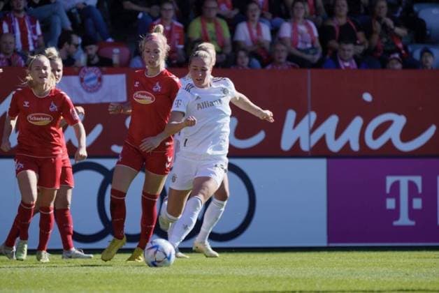 Flyeralarm Frauenbundesliga - FC Bayern Munich v 1. FC Koeln Sydney Lohmann ( 12 Bayern ) during the Flyeralarm Frauenbundesliga game between FC Bayern Munich and 1. FC Koeln at FC BAYERN CAMPUS in Munich, GERMANY. Julia Kneissl SPP Copyright: xJuliaxKneissl SPPx julia_christin_kneissl_sports_press_photo_173756