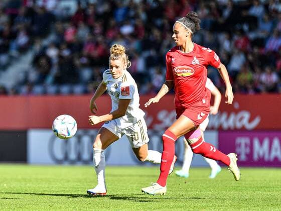 Linda Dallmann 10 FC Bayern Munich and Genessee Puntigam 13 1 FC Köln in action at the Flyeralarm womens Bundesliga match FC Bayern Munich 1 FC Köln n on 16 10 2022 Munich Bayern Campus Bayern Germany
