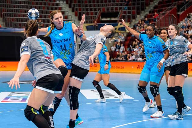 Sport Themen der Woche KW41 Ludwigsburg, Deutschland 16. Oktober 2022: Handball EHF CL - 22 23 - SG BBM Bietigheim vs. RK Krim Mercator Ljubljana Karolina Kudlacz-Gloc (Bietigheim) Ludwigsburg MHP Arena Baden-Württemberg Deutschland *** Ludwigsburg, Germany 16 October 2022 Handball EHF CL 22 23 SG BBM Bietigheim vs RK Krim Mercator Ljubljana Karolina Kudlacz Gloc Bietigheim Ludwigsburg MHP Arena Baden Württemberg Germany