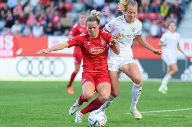 Jana Beuschlein (23 1. FC Koeln) and Maximiliane Rall (8 FC Bayern Munich) during the Flyeralarm Frauen Bundesliga match between FC Bayern Munich and 1. FC Koeln at FC Bayern Campus, Munich. (Sven Beyrich SPP) Copyright: xSvenxBeyrich SPPx spp-en-SvBe-20221016-D4S_0506