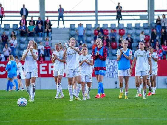 FC Bayern women thank fans after Flyeralarm womens Bundesliga match FC Bayern Munich 1 FC Cologne n on 16 10 2022 Munich Bayern Campus Bayern Germany