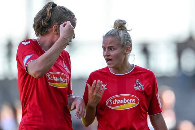 v li Myrthe Moorrees Cologne, 6 Lena Uebach Cologne, 27 looking disappointed after end of game, disappointment, frustration, disappointed, pessimistic, 16 10 2022, Munich Germany , Football, Flyeralarm Frauen Bundesliga, FC Bayern München 1 FC Köln, DFB DFL REGULATIONS PROHIBIT ANY USE OF PHOTOGRAPHS AS IMAGE SEQUENCES AND OR QUASI VIDEO xslx