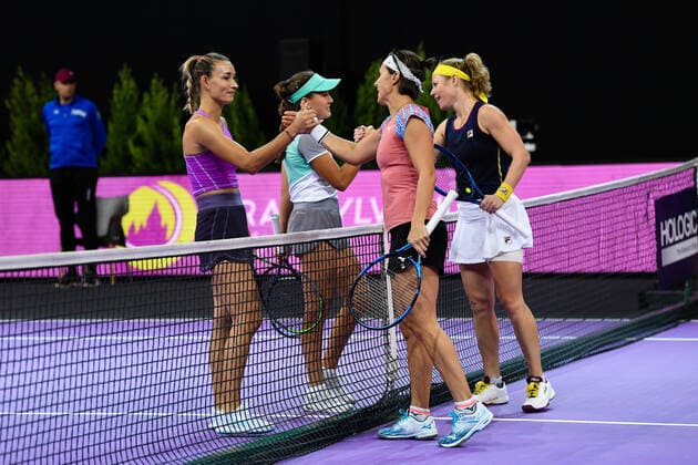 Transylvania Open: WTA, Tennis Damen 250 Tennis Damen Tournament in Cluj-Napoca, BT Arena, 8-16 October 2022 Doubles Finals: Kirsten Flipkens, Laura Siegemund, Kamilla Rakhimova and Yana Sizikova at the end of the match WTA 250 Transylvania Open, held in BT Arena, Cluj Napoca 8-16 October 2022 Cluj-Napoca Cluj Copyright: xANCAxTEPEIx