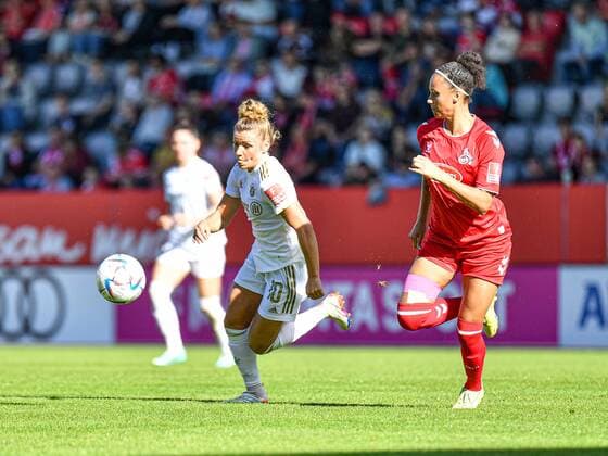 Linda Dallmann 10 FC Bayern Munich and Genessee Puntigam 13 1 FC Köln in action at the Flyeralarm womens Bundesliga match FC Bayern Munich 1 FC Köln n on 16 10 2022 Munich Bayern Campus Bayern Germany