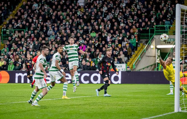 Leipzigs Timo Werner Timo Werner scores against Glasgows Joe Hart to 1 0 Football Champions League, preliminary round Matchday 4 Celtic Glasgow FC RB Leipzig 0 2 12 October 2022 Glasgow, Celtic Park Celtic Glasgow FC RB Leipzig 0 2