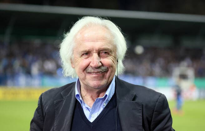 18 10 22 Stuttgarter Kickers Eintracht Frankfurt Germany, Stuttgart, 18 10 2022, football, DFB Pokal, 2 round, Stuttgarter Kickers Eintracht Frankfurt Dragoslav Stepanovic