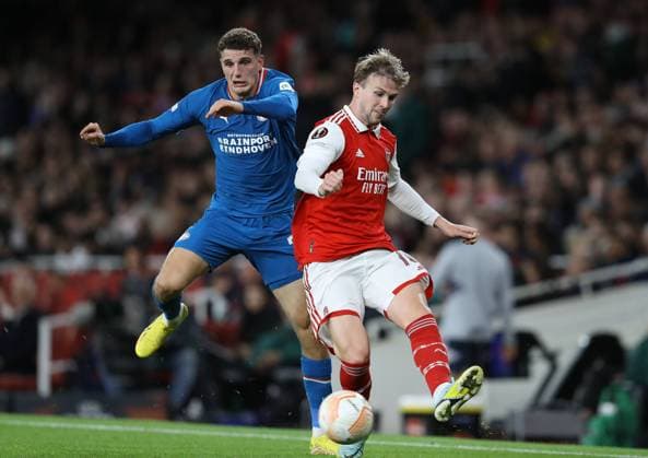 London, England, 20th October 2022. Rob Holding of Arsenal is challenge by Guus Til of PSV Eindhoven during the UEFA Europa League match at the Emirates Stadium, London. Picture credit should read: Paul Terry Sportimage EDITORIAL USE ONLY. No use with unauthorised audio, video, data, fixture lists, club league logos or live services. Online in-match use limited to 120 images, no video emulation. No use in betting, games or single club league player publications. SPI-1970-0015