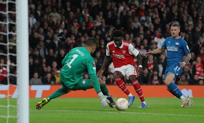 London, England, 20th October 2022. Bukayo Saka of Arsenal has a shot on goal during the UEFA Europa League match at the Emirates Stadium, London. Picture credit should read: Paul Terry Sportimage EDITORIAL USE ONLY. No use with unauthorised audio, video, data, fixture lists, club league logos or live services. Online in-match use limited to 120 images, no video emulation. No use in betting, games or single club league player publications. SPI-1970-0027