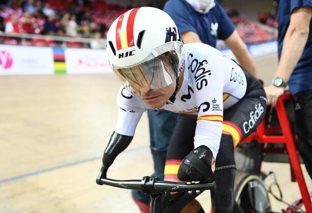 Bilder des Jahres, Sport 10 Oktober Sport Themen der Woche KW42 Sport Bilder des Tages Picture by Simon Wilkinson SWpix.com - 21 10 2022 - Cycling - 2022 UCI Para-cycling Track World Championships - Saint-Quentin-en-Yvelines Velodrome, France - Men C1 Individual Pursuit - Ricardo Ten Argiles of Spain 2022 UCI Para-cycling Track World Championships SWP-1852-1333
