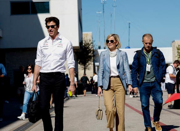Toto Wolff AUT, Mercedes AMG Petronas F1 Team and his wife Susie Wolff GBR , F1 Grand Prix of USA at Circuit of The Americas on October 21, 2022 in Austin, United States of America Photo by HOCH ZWEI Austin United States of America