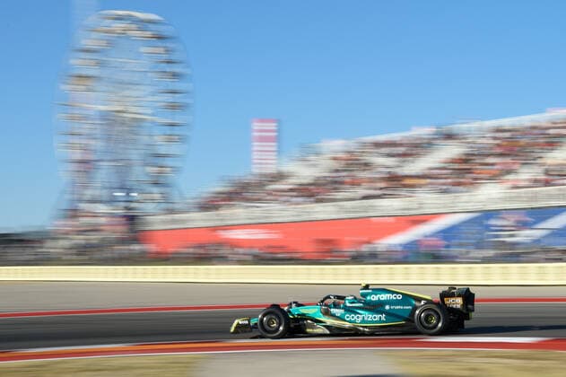 AUSTIN, TX - OCTOBER 21: Aston Martin driver Sebastian Vettel (5) of Team Germany enters turn 19 during F1 US Grand Prix prep day at Circuit of the Americas on October 21, 2022 in Austin, TX. (Photo by Ken Murray Icon Sportswire) AUTO: OCT 21 F1 US Grand Prix Icon2210211771