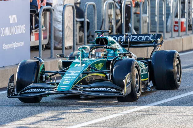 AUSTIN, TX - OCTOBER 21: Aston Martin Aramco Cognizant F1 driver Lance Stroll (18) (CAN) at pit exit during P2 at the F1 United States Grand Prix held October 21, 2022 at the Circuit of the Americas in Austin, TX. (Photo by Allan Hamilton Icon Sportswire) AUTO: OCT 21 F1 US Grand Prix Icon2210211012