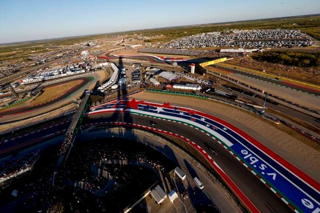 44 Lewis Hamilton GBR, Mercedes AMG Petronas F1 Team , 22 Yuki Tsunoda JPN, Scuderia AlphaTauri , F1 Grand Prix of USA at Circuit of The Americas on October 21, 2022 in Austin, United States of America Photo by HOCH ZWEI Austin United States of America