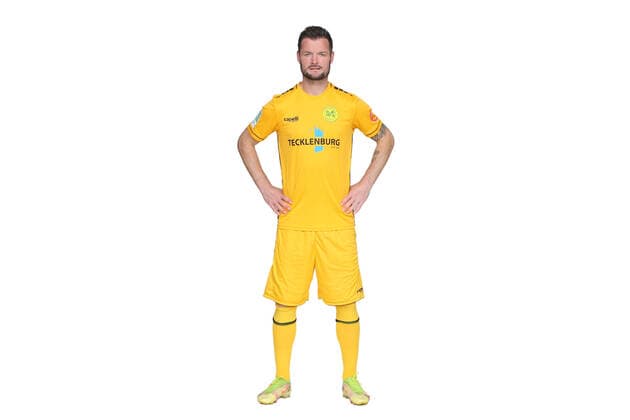 Straelen, Germany 22 October 2022 Regionalliga West 2022 2023 SV Straelen team shooting team photo Marcel Heller SV Straelen Tecklenburg stadium North Rhine Westphalia Copyright: xFotostandx xvanxderxVeldenx