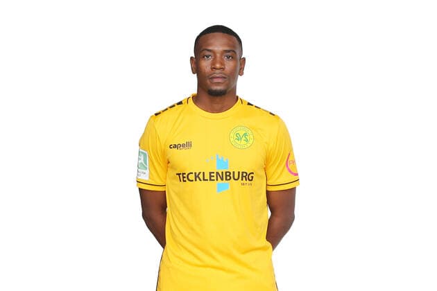 Straelen, Germany 22 October 2022 Regionalliga West 2022 2023 SV Straelen team shooting team photo Amoros Nshimirimana SV Straelen Tecklenburg stadium North Rhine Westphalia Copyright: xFotostandx xvanxderxVeldenx