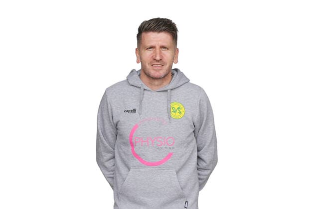 Straelen, Germany 22 October 2022 Regionalliga West 2022 2023 SV Straelen team shooting team photo coach Bekim Kastrati SV Straelen Tecklenburg stadium North Rhine-Westphalia Copyright: xFotostandx xvanxderxVeldenx