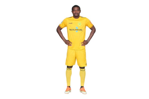 Straelen, Germany 22 October 2022 Regionalliga West 2022 2023 SV Straelen team shooting team photo Chigaemenzu Francis Ubabuik SV Straelen Tecklenburg stadium North Rhine Westphalia Copyright: xFotostandx xvanxderxVeldenx