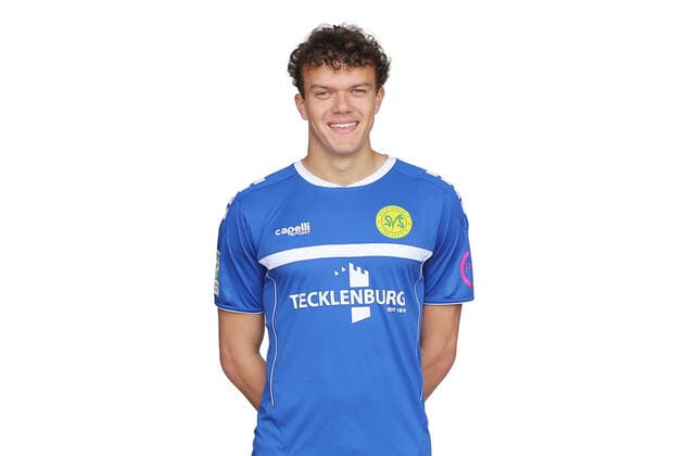 Straelen, Germany 22 October 2022 Regionalliga West 2022 2023 SV Straelen team shooting team photo goalkeeper Kevin Kratzsch SV Straelen Tecklenburg stadium North Rhine Westphalia Copyright: xFotostandx xvanxderxVeldenx