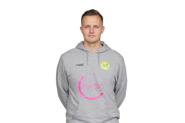 Straelen, Germany 22 October 2022 Regionalliga West 2022 2023 SV Straelen team shooting team photo supervisor Leonard Dams SV Straelen Tecklenburg stadium North Rhine Westphalia Copyright: xFotostandx xvanxderxVeldenx