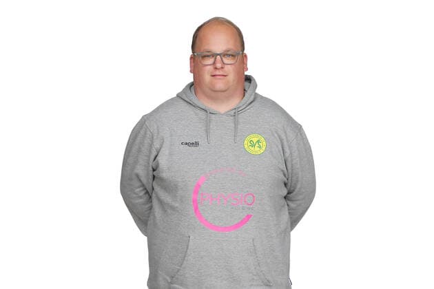 Straelen, Germany 22 October 2022 Regionalliga West 2022 2023 SV Straelen team shooting team photo coach Stefan Büns Buens SV Straelen Tecklenburg stadium North Rhine Westphalia Copyright: xFotostandx xvanxderxVeldenx