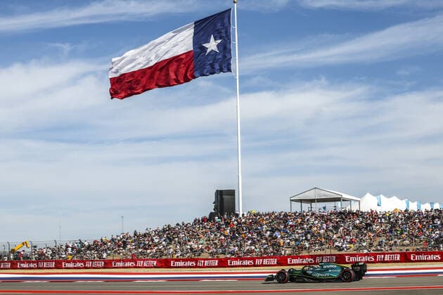 05 VETTEL Sebastian (ger), Aston Martin F1 Team AMR22, action during the Formula 1 Aramco United States Grand Prix 2022, 19th round of the 2022 FIA Formula One World Championship, WM, Weltmeisterschaft from October 21 to 23, 2022 on the Circuit of the Americas, in Austin, Texas - F1 - UNITED STATES GRAND PRIX 2022 DPPI Panoramic  20221022_G00D7037