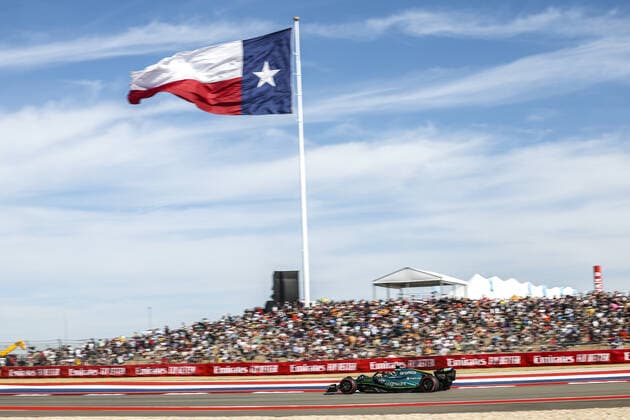 18 STROLL Lance (can), Aston Martin F1 Team AMR22, action during the Formula 1 Aramco United States Grand Prix 2022, 19th round of the 2022 FIA Formula One World Championship, WM, Weltmeisterschaft from October 21 to 23, 2022 on the Circuit of the Americas, in Austin, Texas - F1 - UNITED STATES GRAND PRIX 2022 DPPI Panoramic  20221022_G00D7047