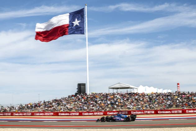 14 ALONSO Fernando (spa), Alpine F1 Team A522, action during the Formula 1 Aramco United States Grand Prix 2022, 19th round of the 2022 FIA Formula One World Championship, WM, Weltmeisterschaft from October 21 to 23, 2022 on the Circuit of the Americas, in Austin, Texas - F1 - UNITED STATES GRAND PRIX 2022 DPPI Panoramic  20221022_G00D7053