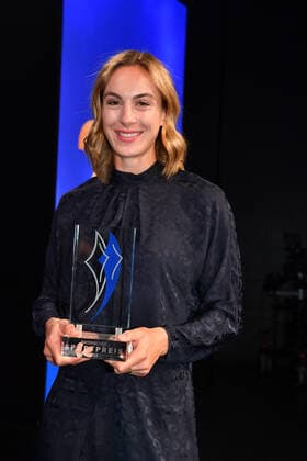 Alexandra Burghardt Award of the Bavarian Sports Award 2022 honor, award, prize BMW World Munich 22 October 2022