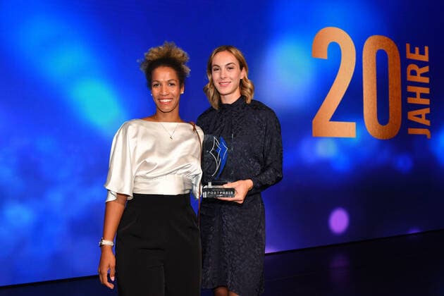 Mariama Jamanka and Alexandra Burghardt Bavarian Sports Award 2022 honor, award, prize BMW World Munich 22 October 2022